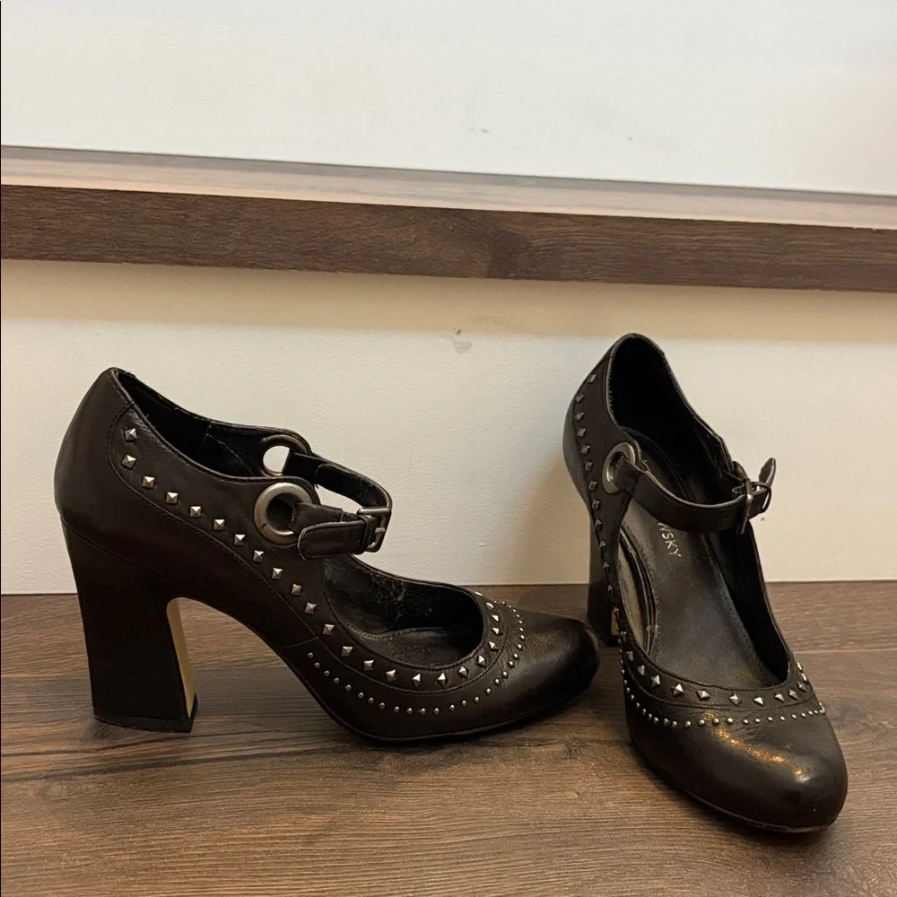 B. Makowsky Black Leather Studded Mary Jane Heels Size 6